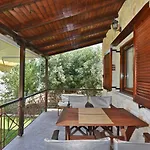 Dom wakacyjny Villa Trifon By Rentalspro - Nea Potidea Halkidiki